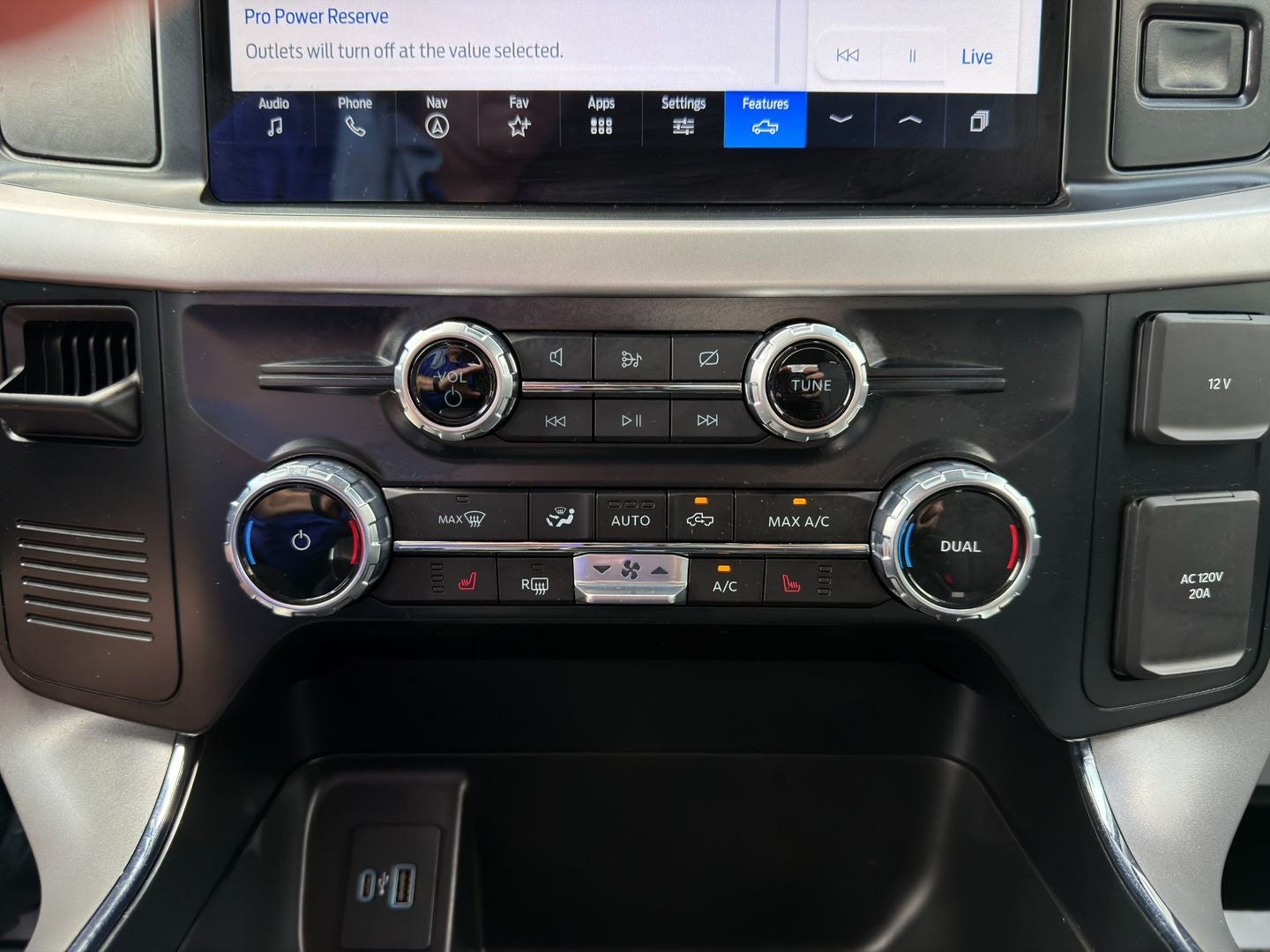 2023 Ford F-150 Lightning XLT