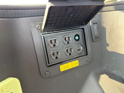 2023 Ford F-150 Lightning XLT