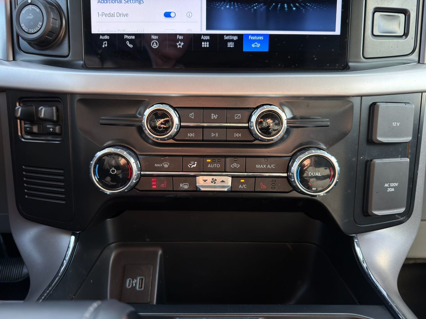 2023 Ford F-150 Lightning XLT