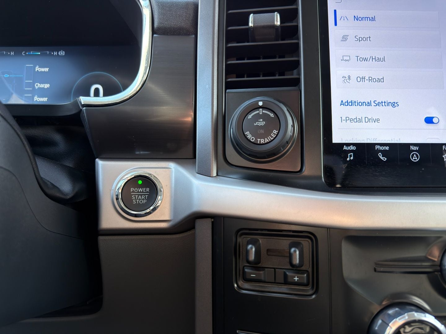 2023 Ford F-150 Lightning XLT