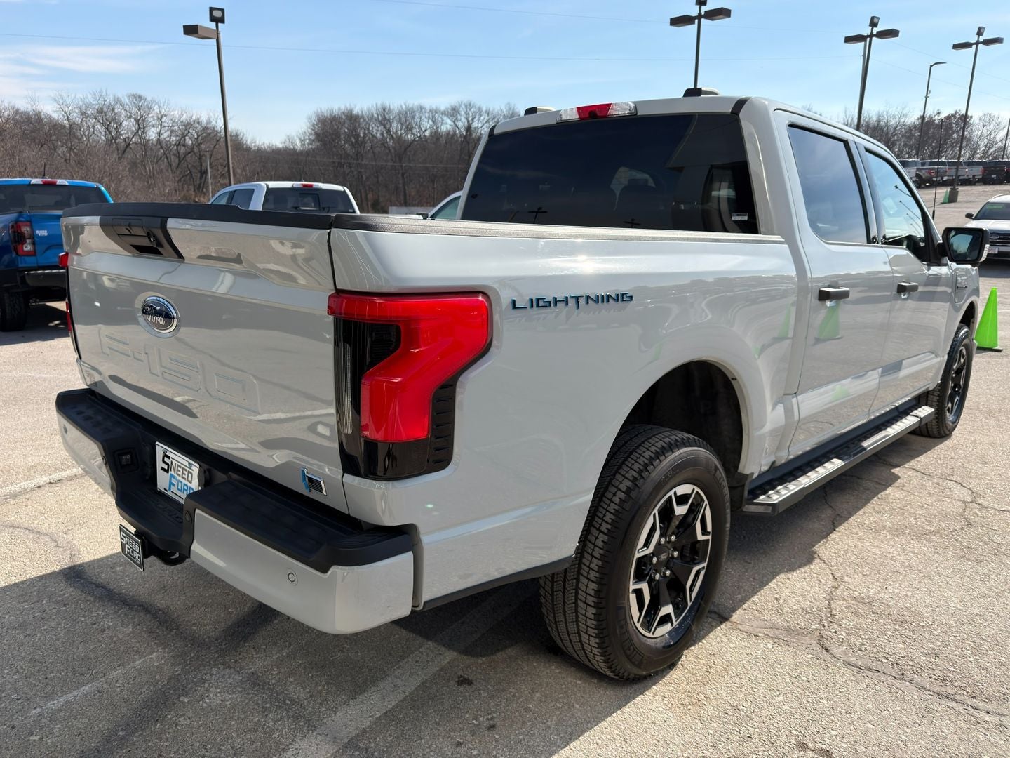 2023 Ford F-150 Lightning XLT