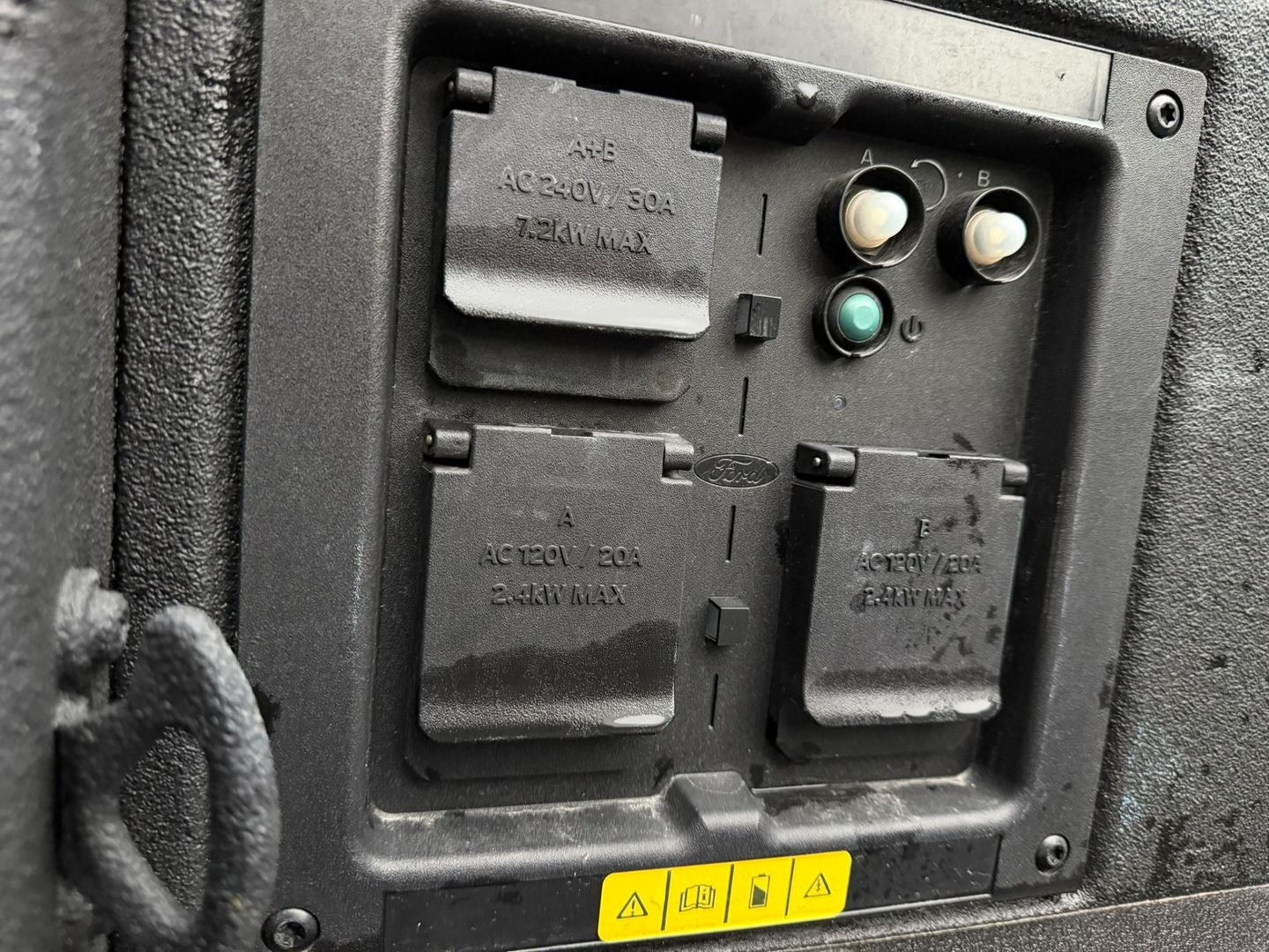 2022 Ford F-150 Lightning LARIAT