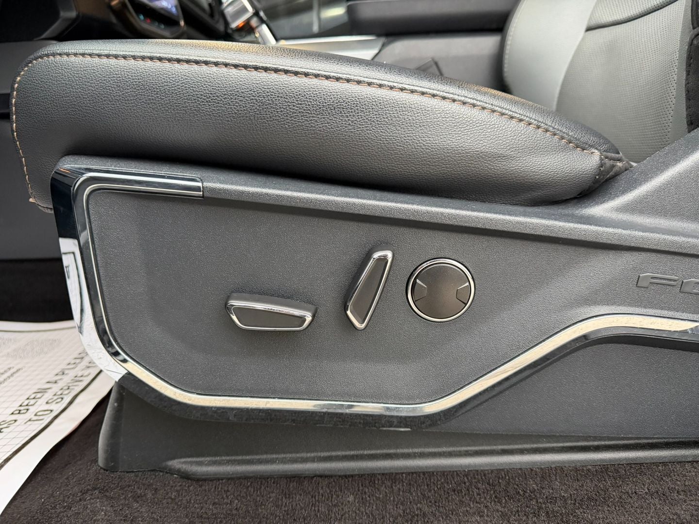 2022 Ford F-150 Lightning LARIAT