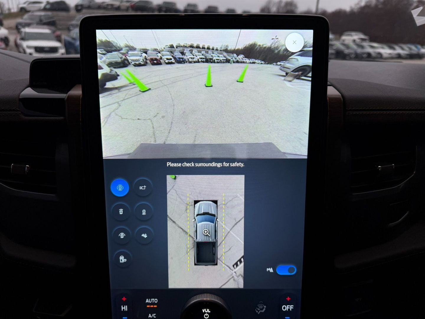 2022 Ford F-150 Lightning LARIAT