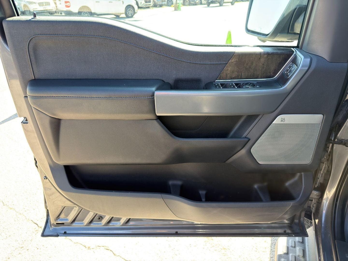 2023 Ford F-150 Lightning LARIAT