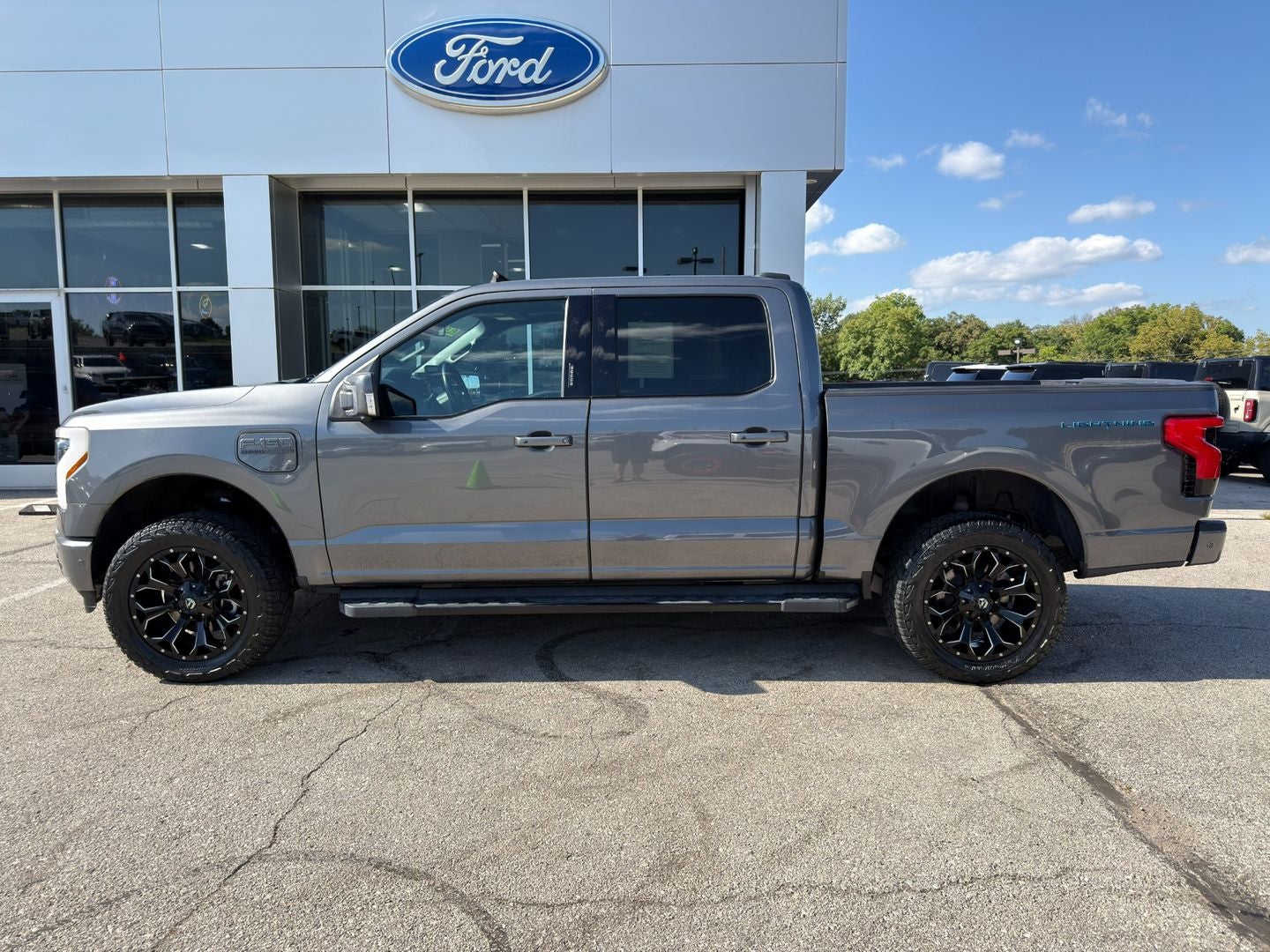 2023 Ford F-150 Lightning LARIAT