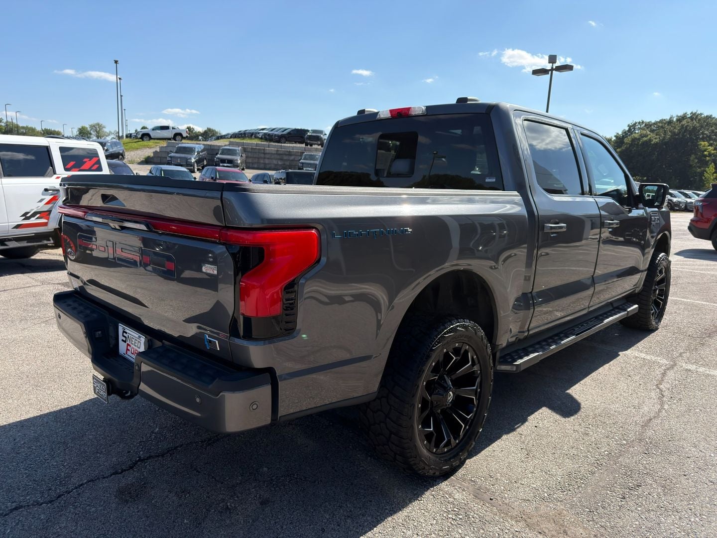 2023 Ford F-150 Lightning LARIAT