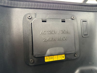 2023 Ford F-150 Lightning LARIAT