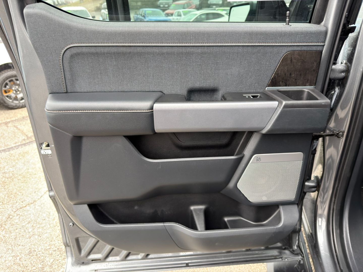 2023 Ford F-150 Lightning LARIAT