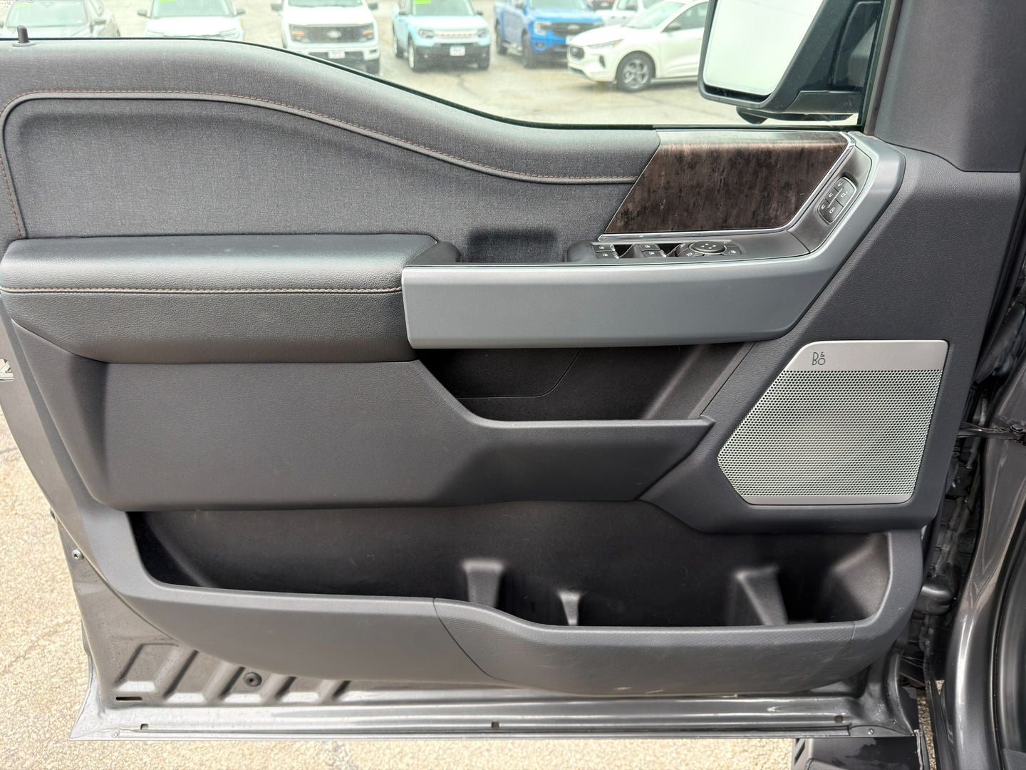 2023 Ford F-150 Lightning LARIAT