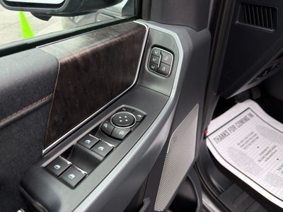 2023 Ford F-150 Lightning LARIAT