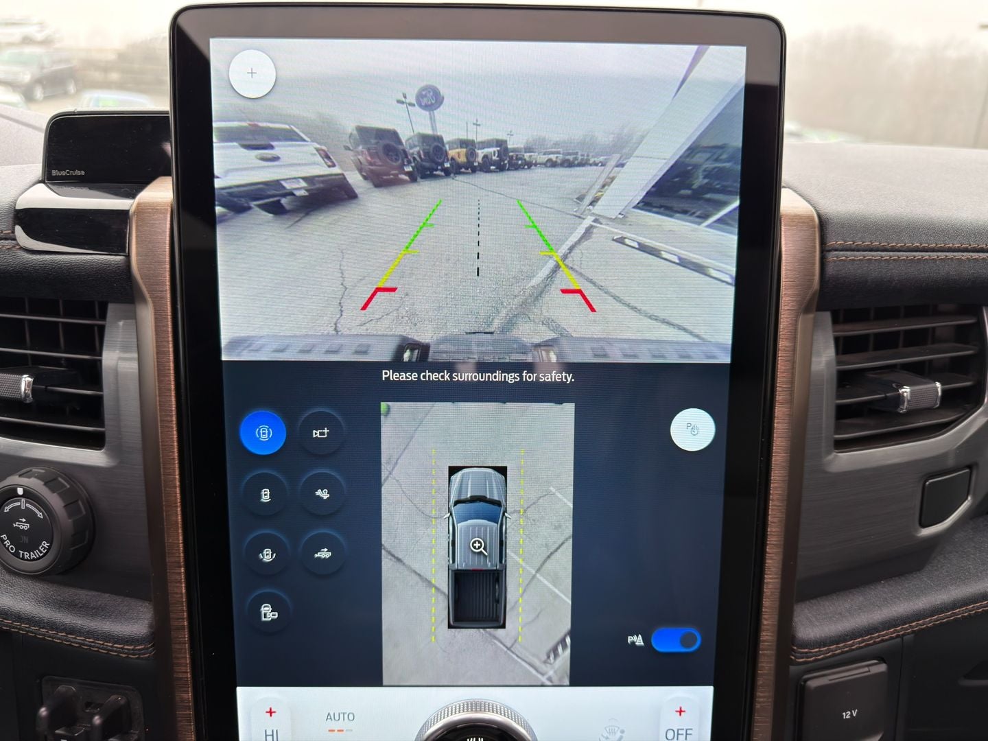 2023 Ford F-150 Lightning LARIAT