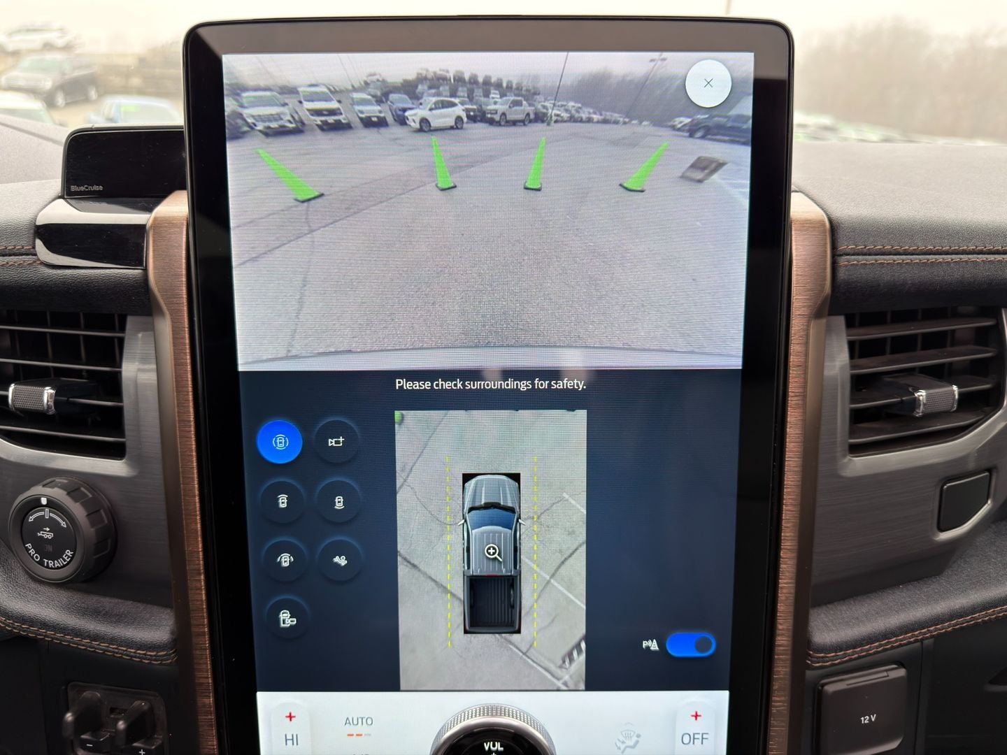 2023 Ford F-150 Lightning LARIAT