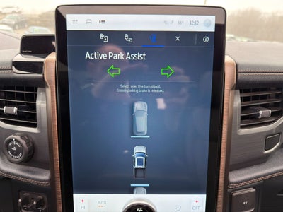 2023 Ford F-150 Lightning LARIAT