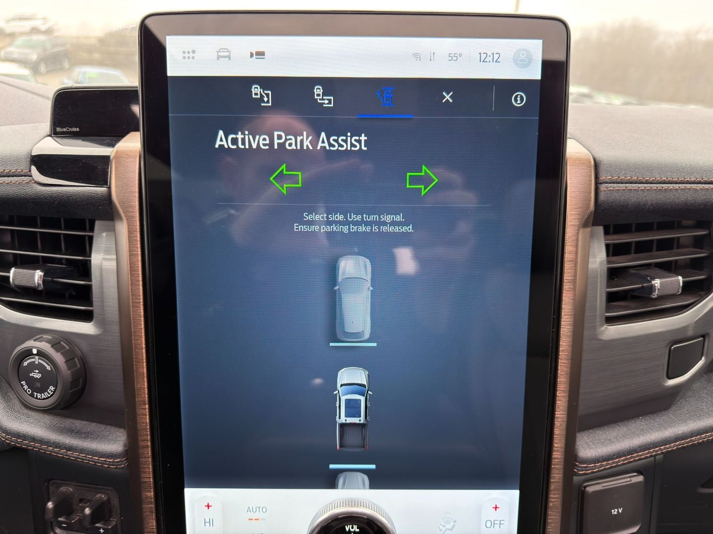 2023 Ford F-150 Lightning LARIAT