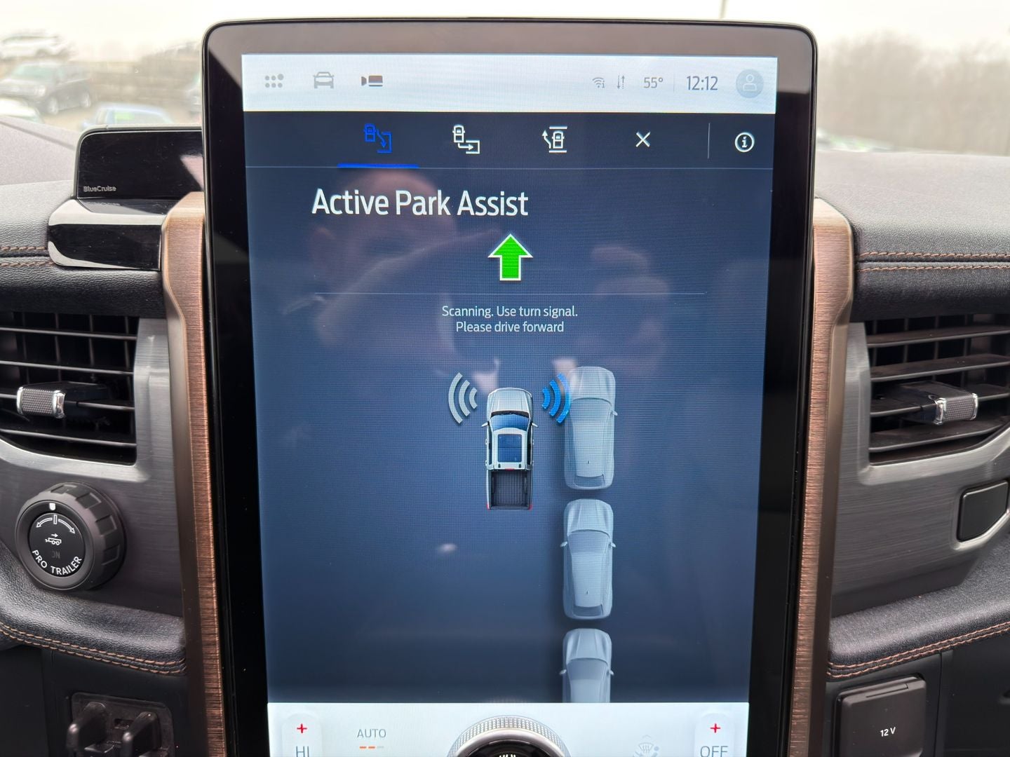 2023 Ford F-150 Lightning LARIAT