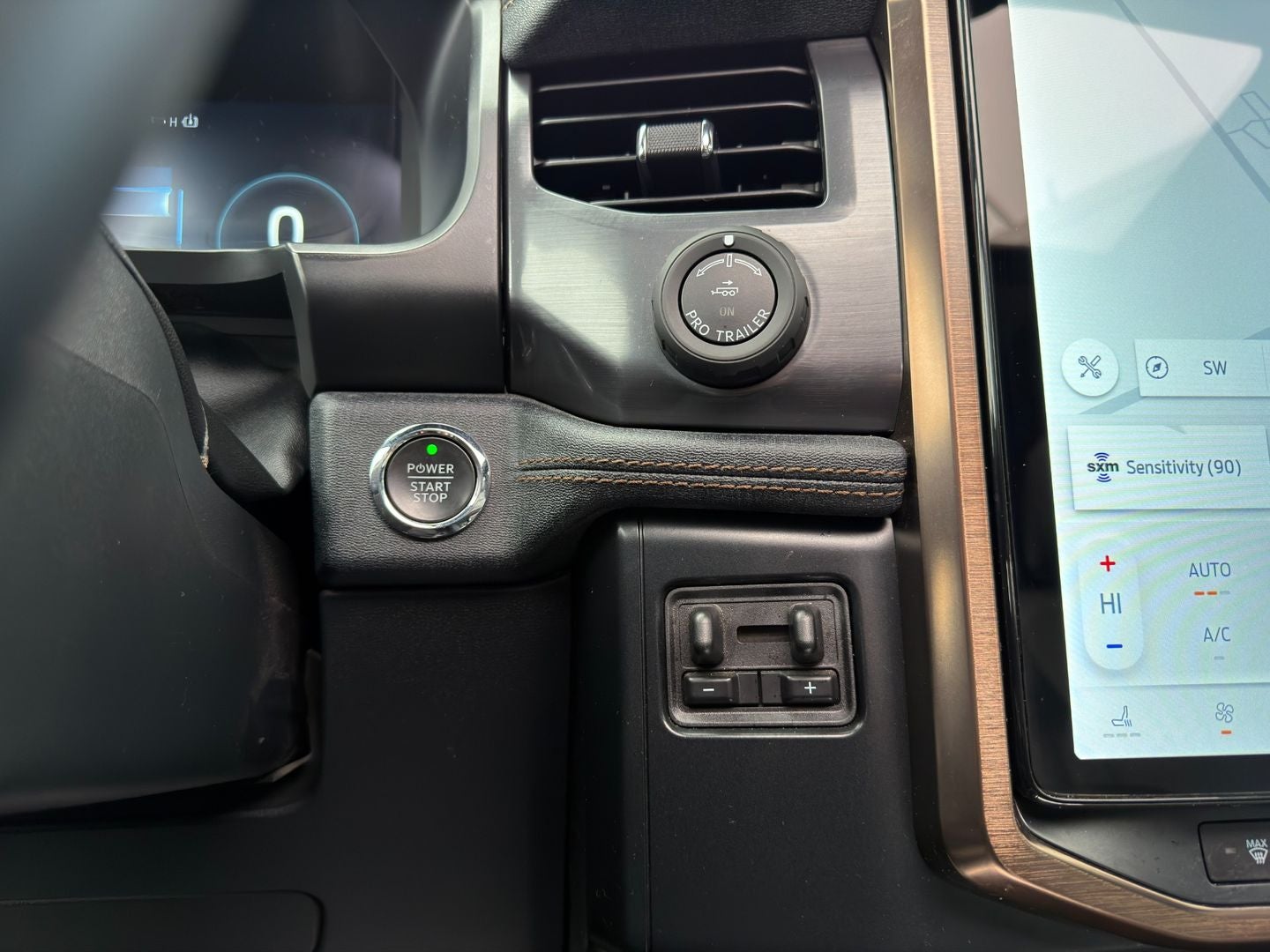 2023 Ford F-150 Lightning LARIAT