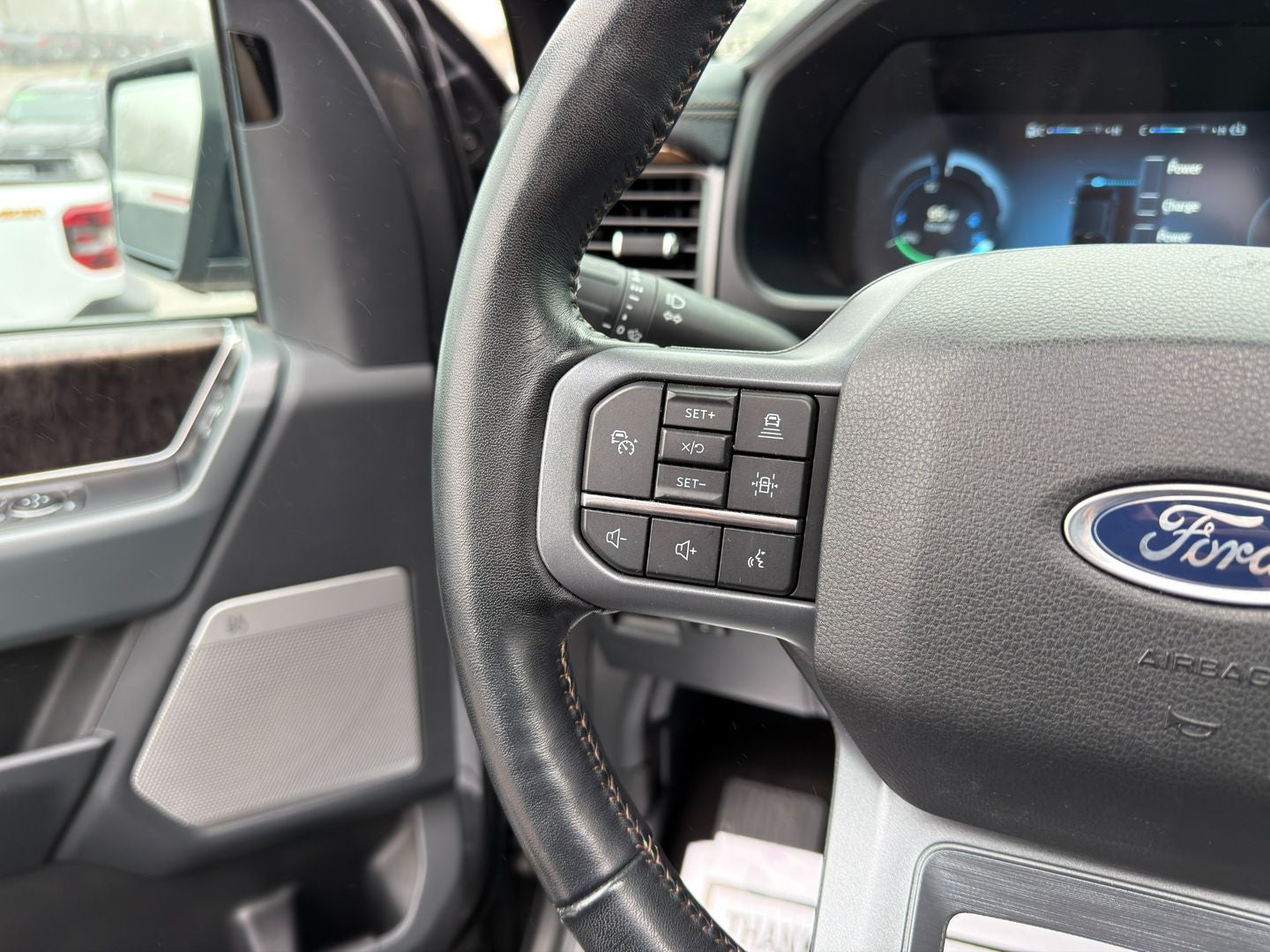 2023 Ford F-150 Lightning LARIAT