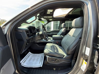 2023 Ford F-150 Lightning LARIAT