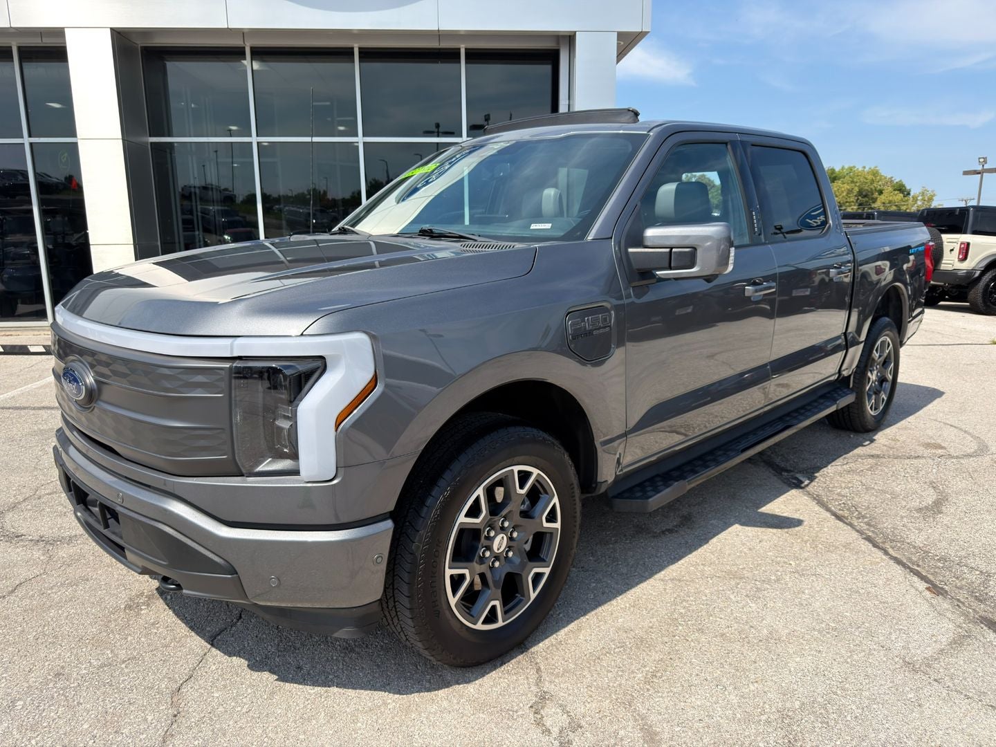 2023 Ford F-150 Lightning LARIAT
