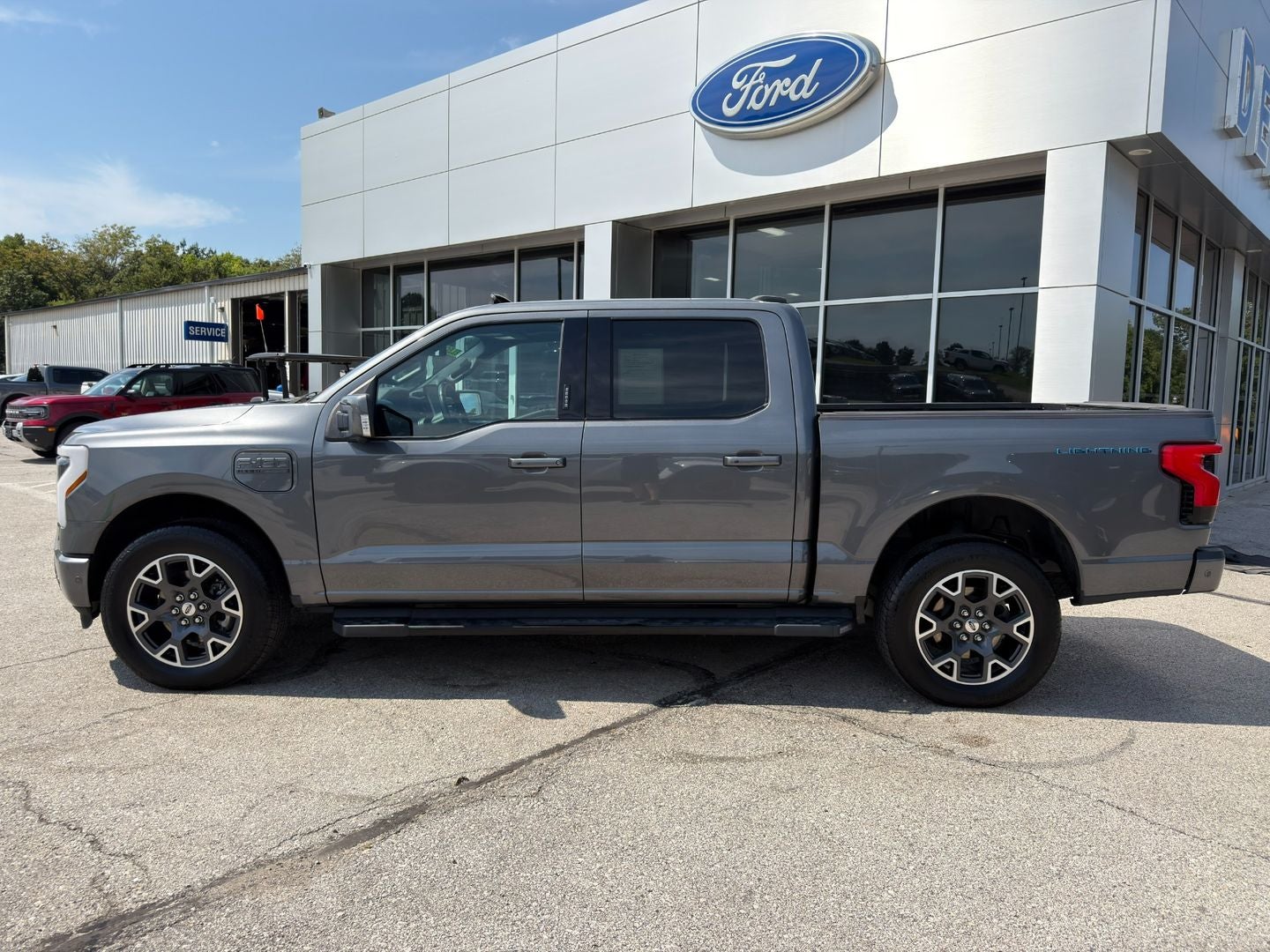 2023 Ford F-150 Lightning LARIAT