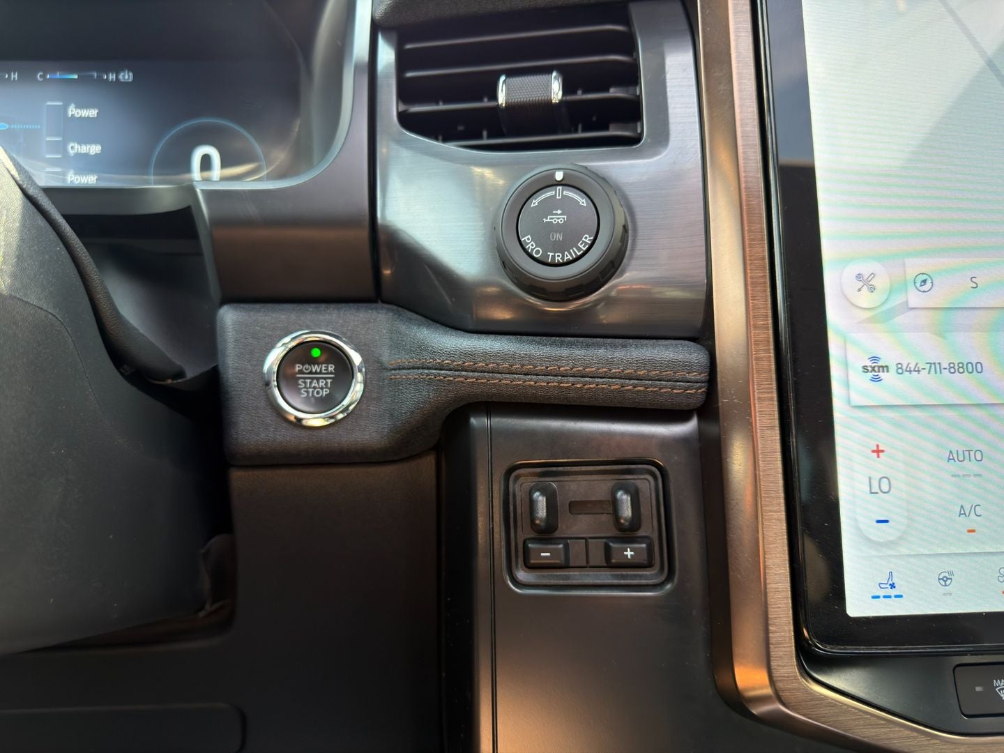 2023 Ford F-150 Lightning LARIAT