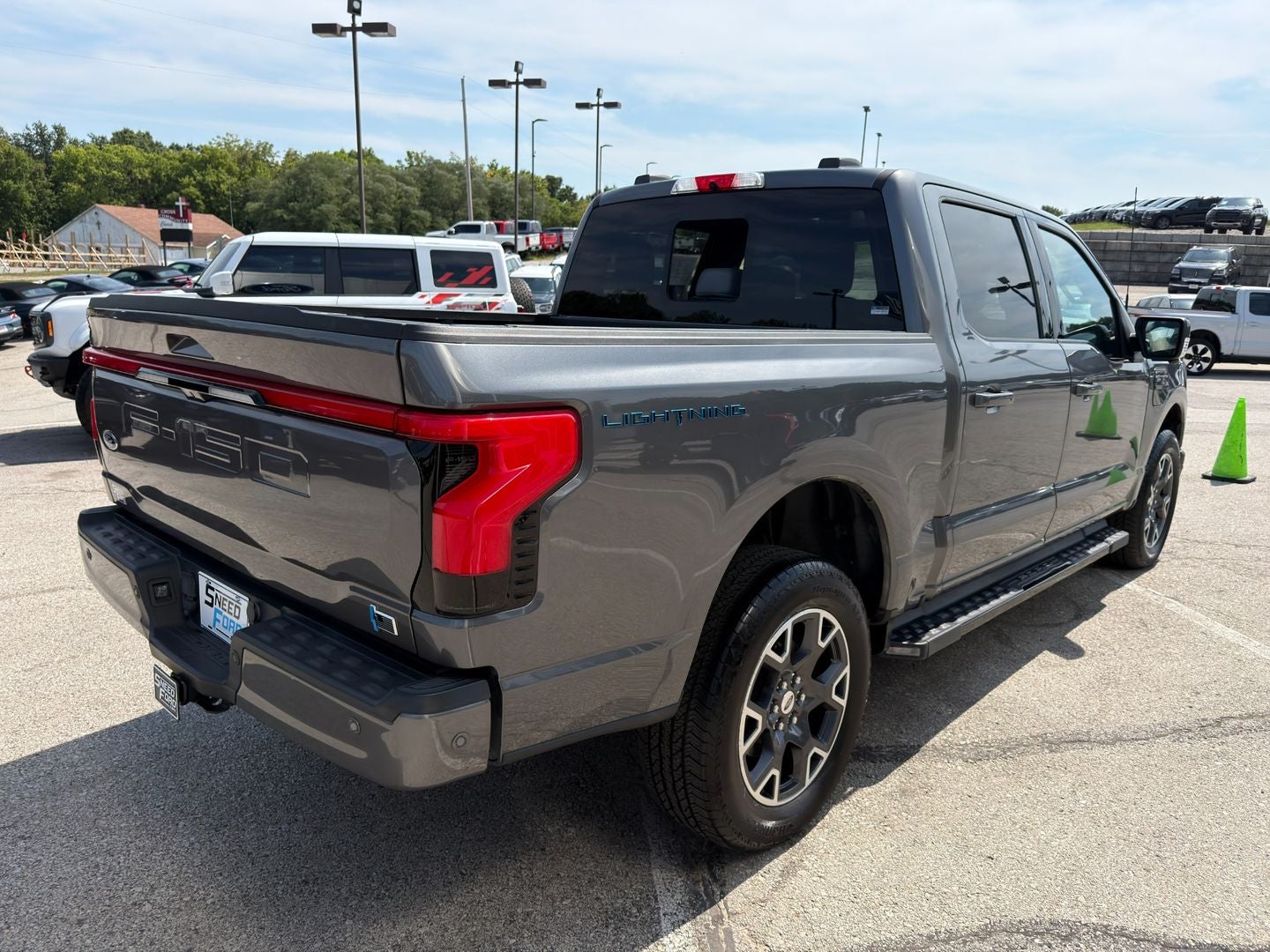 2023 Ford F-150 Lightning LARIAT