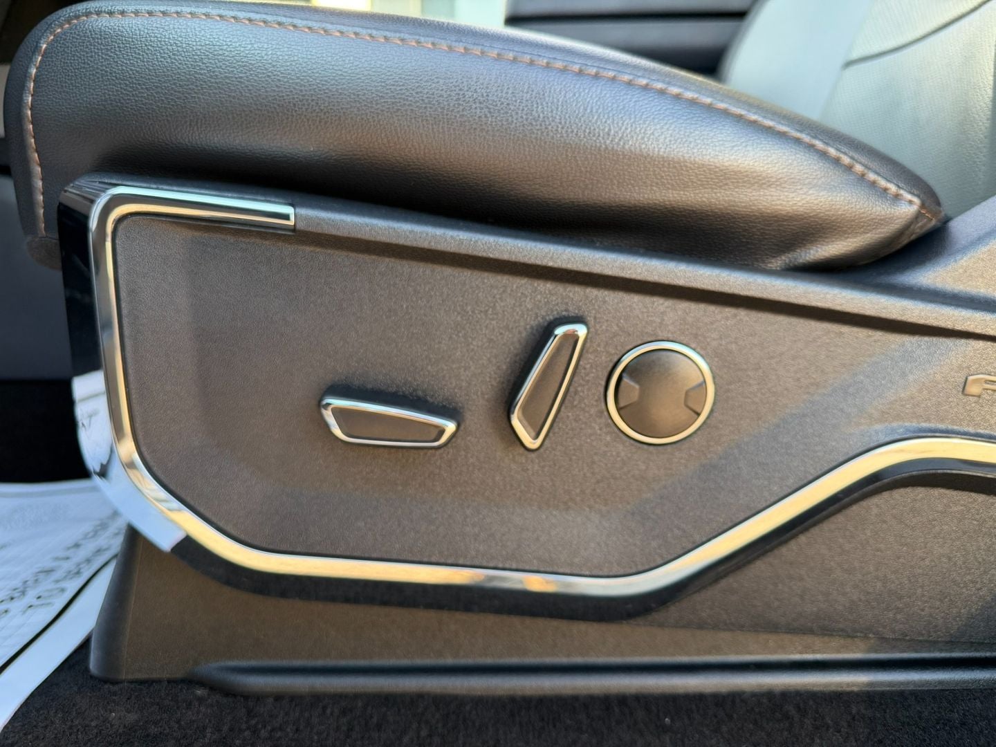 2023 Ford F-150 Lightning LARIAT