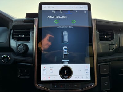 2023 Ford F-150 Lightning LARIAT