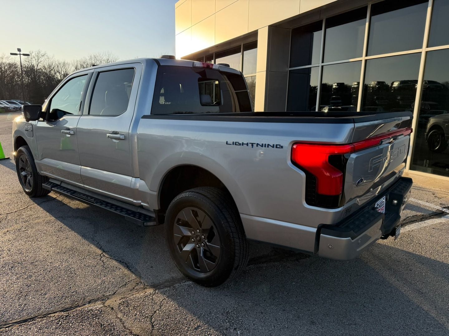 2023 Ford F-150 Lightning LARIAT