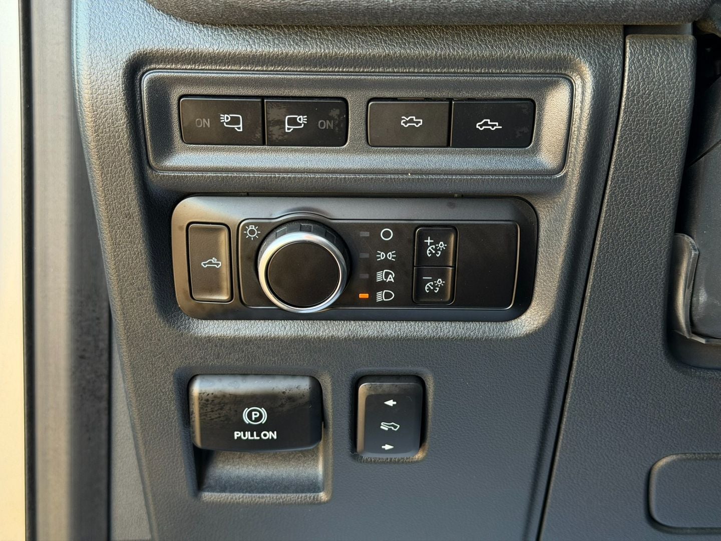 2023 Ford F-150 Lightning LARIAT