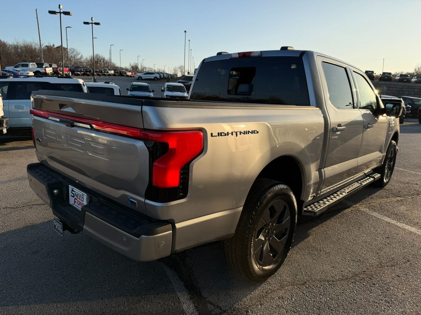 2023 Ford F-150 Lightning LARIAT