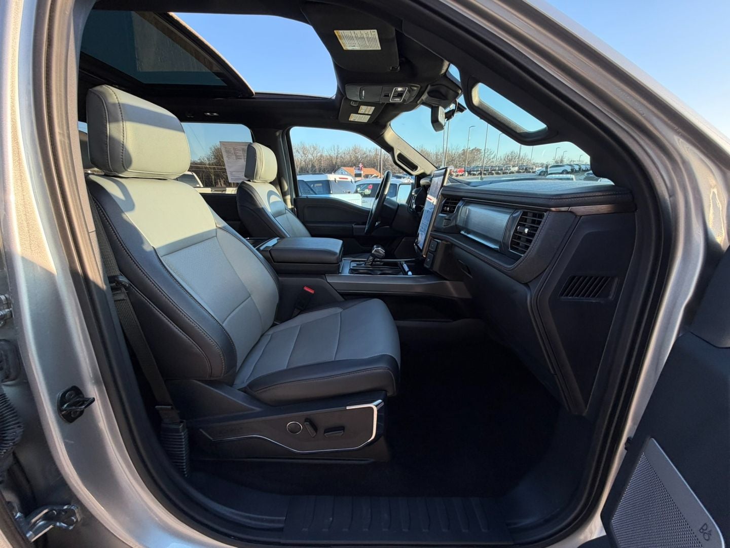 2023 Ford F-150 Lightning LARIAT