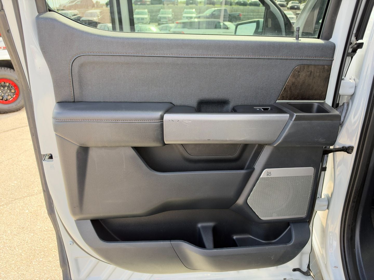 2023 Ford F-150 Lightning LARIAT