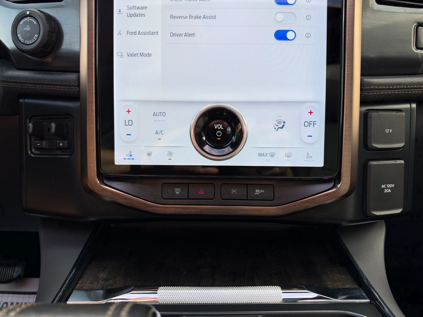 2023 Ford F-150 Lightning LARIAT
