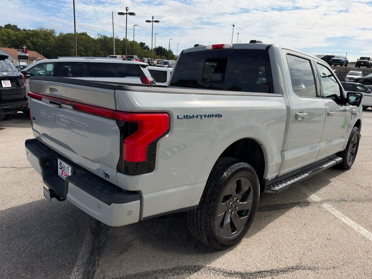 2023 Ford F-150 Lightning LARIAT