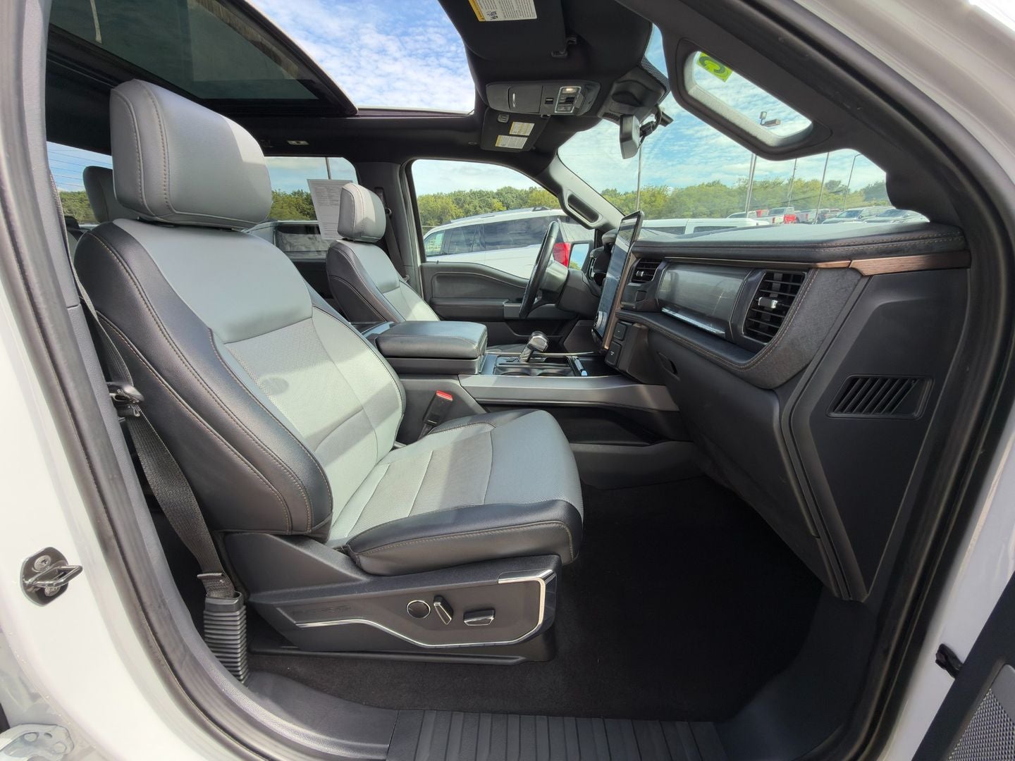 2023 Ford F-150 Lightning LARIAT