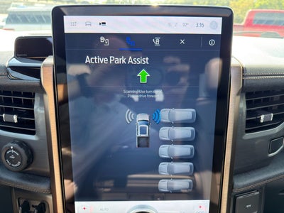 2023 Ford F-150 Lightning LARIAT