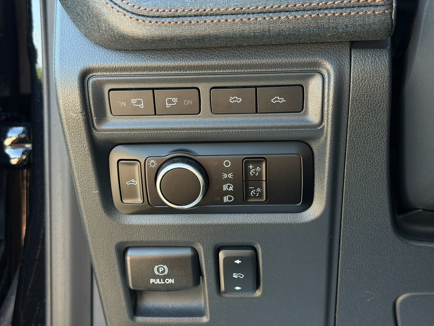 2023 Ford F-150 Lightning LARIAT