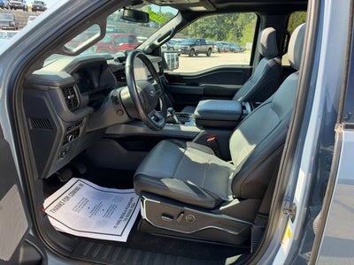 2023 Ford F-150 Lightning LARIAT