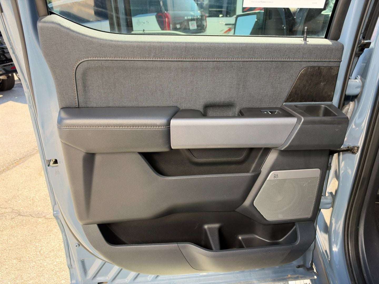 2023 Ford F-150 Lightning LARIAT