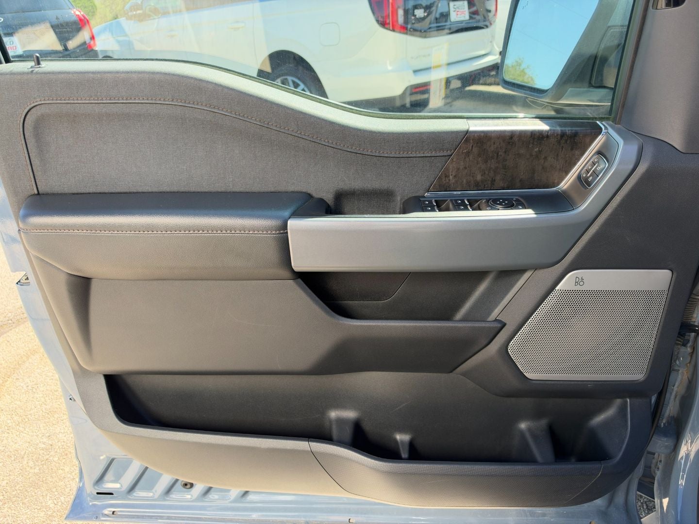 2023 Ford F-150 Lightning LARIAT