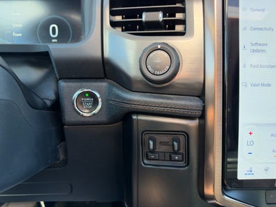 2023 Ford F-150 Lightning LARIAT