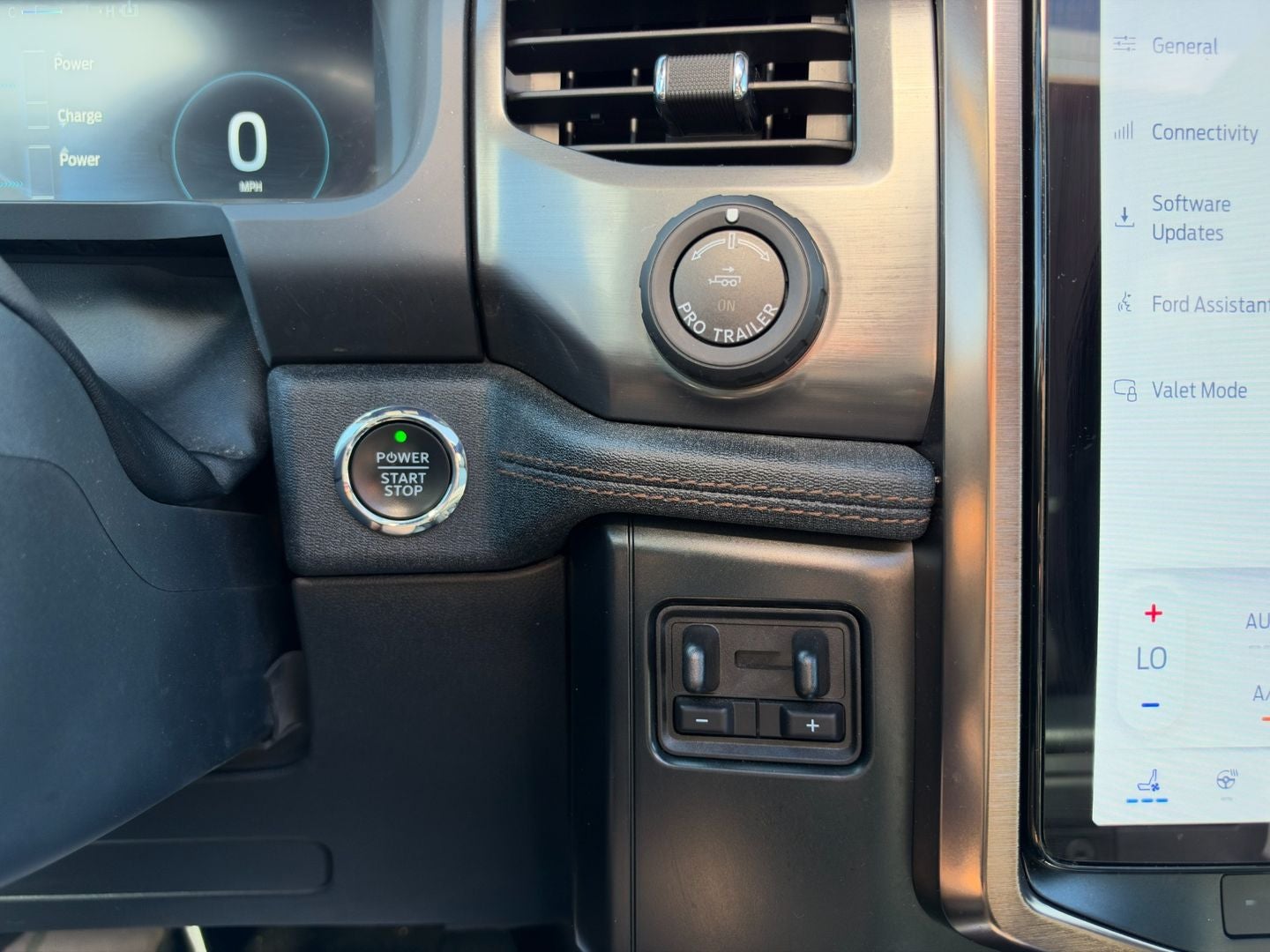 2023 Ford F-150 Lightning LARIAT