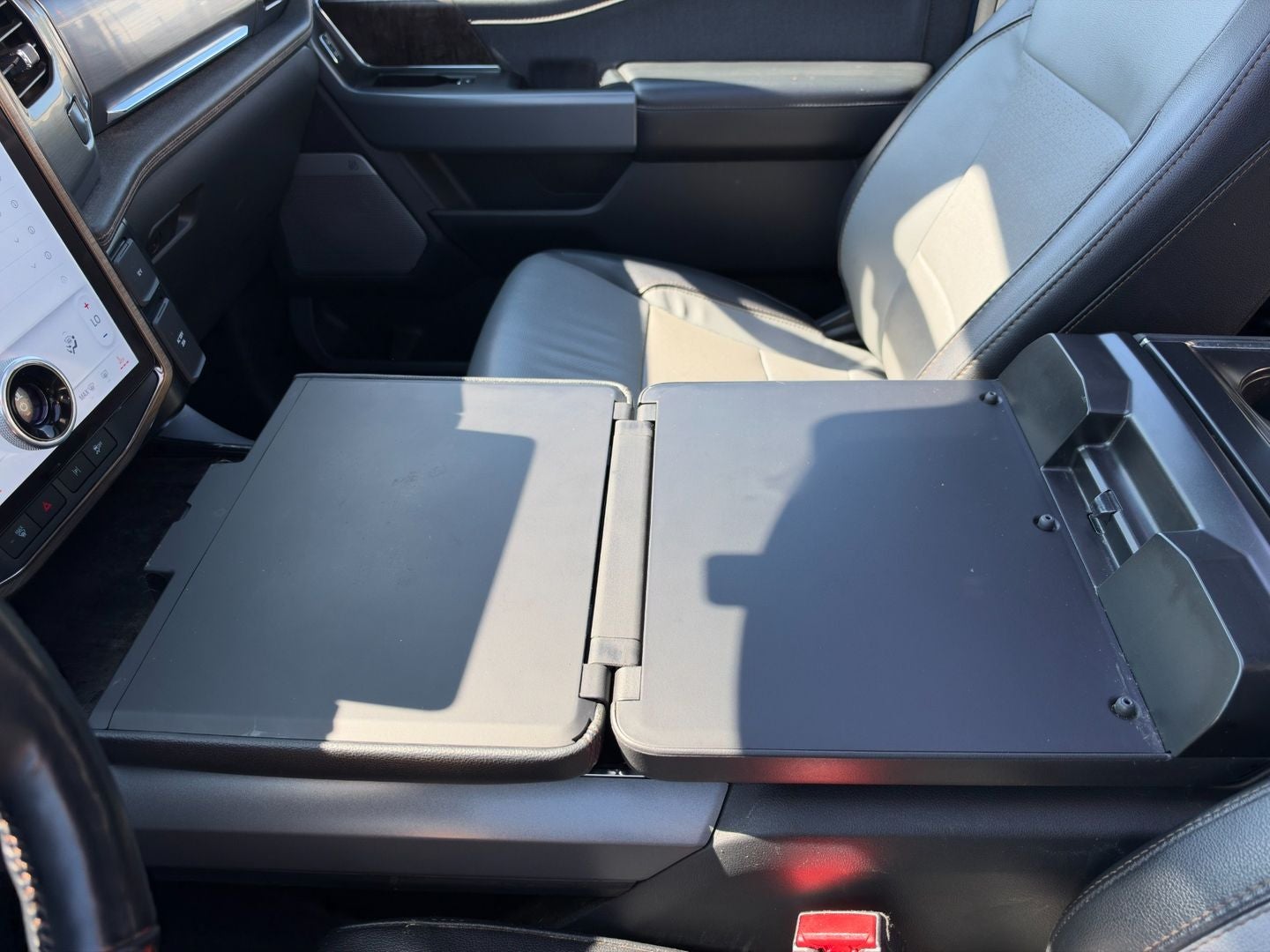 2023 Ford F-150 Lightning LARIAT