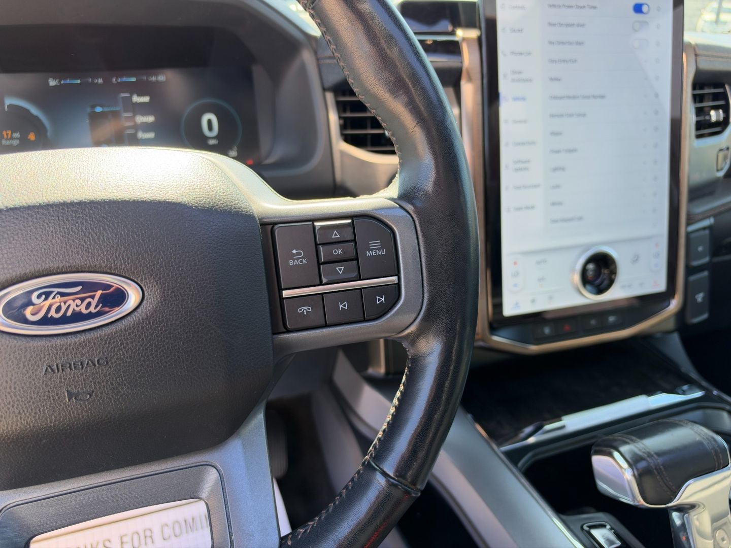 2023 Ford F-150 Lightning LARIAT