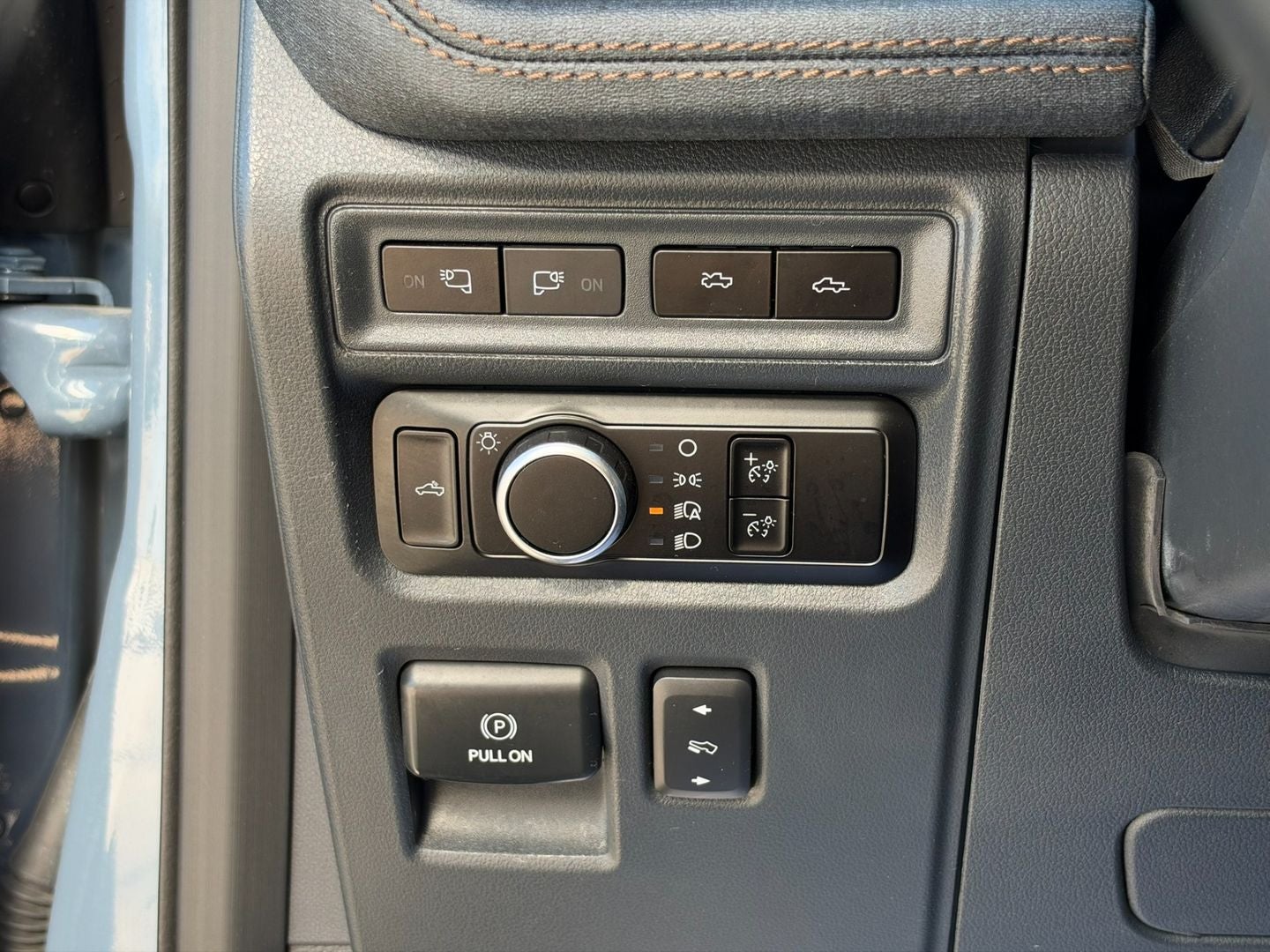 2023 Ford F-150 Lightning LARIAT