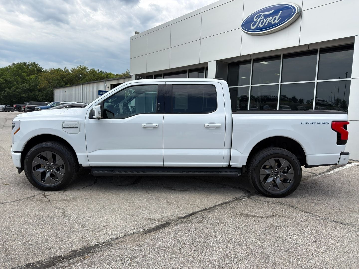 2023 Ford F-150 Lightning LARIAT