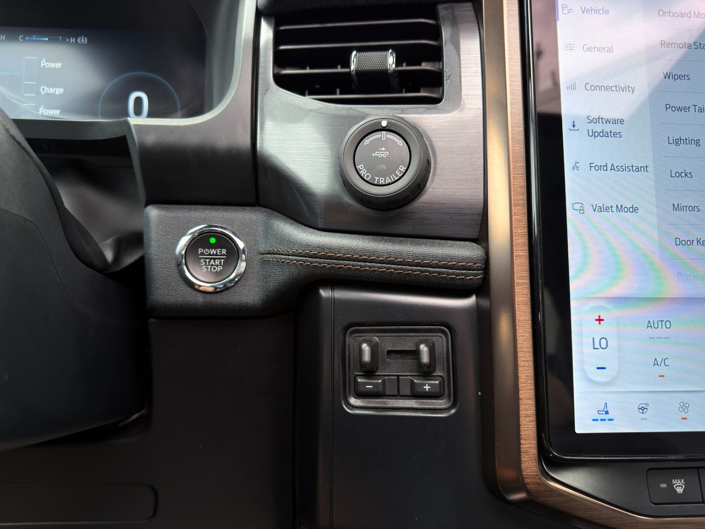 2023 Ford F-150 Lightning LARIAT