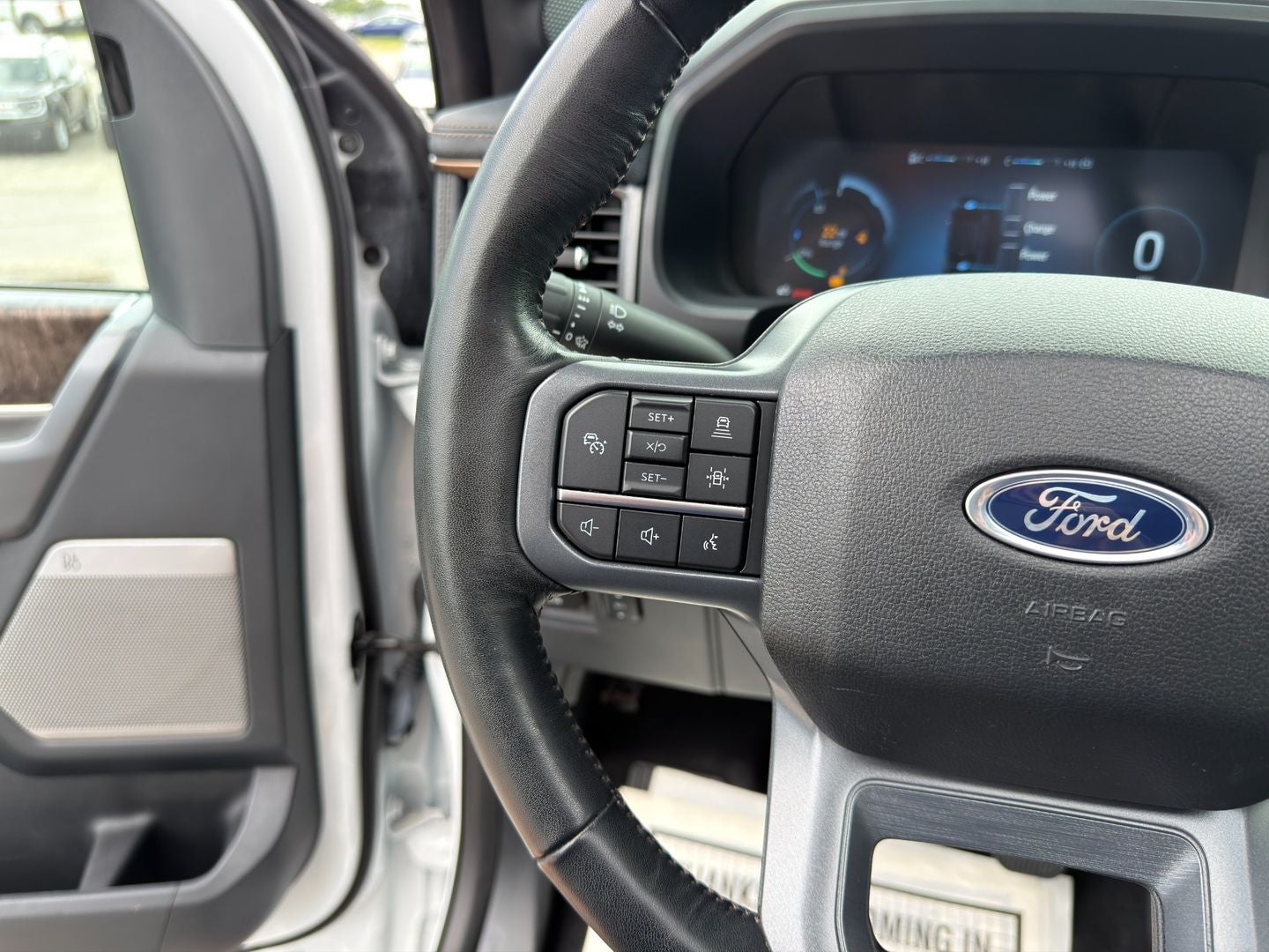 2023 Ford F-150 Lightning LARIAT